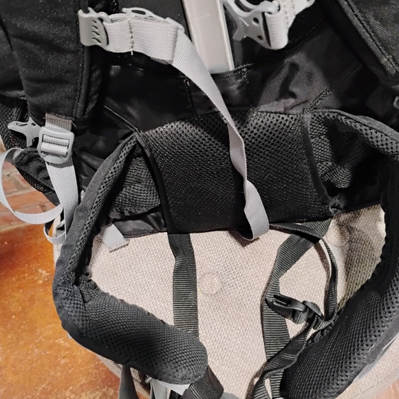 KELTY Redwing 3100 Black Hiking Backpack - Picture 8 of 12